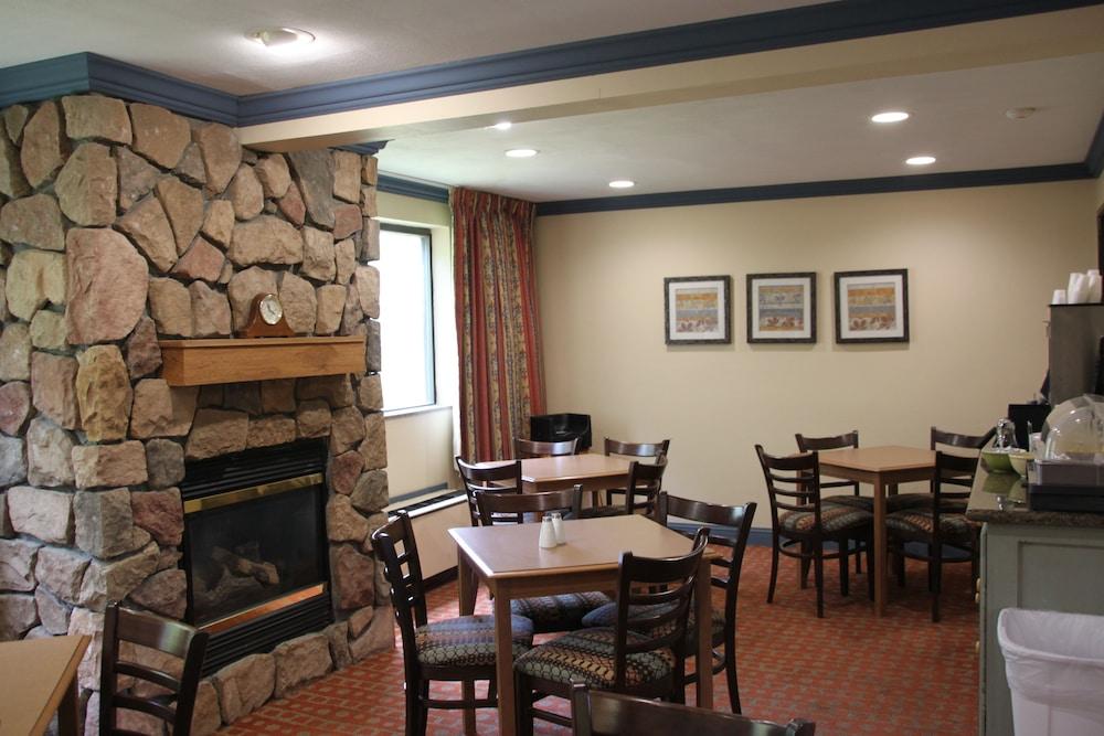 Quality Inn Cortland - University Area Exterior photo