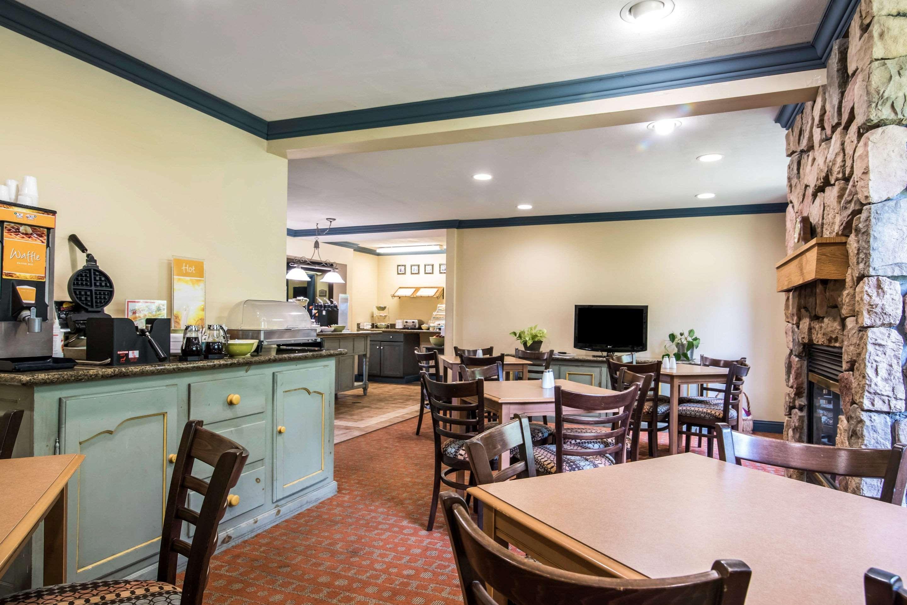Quality Inn Cortland - University Area Exterior photo
