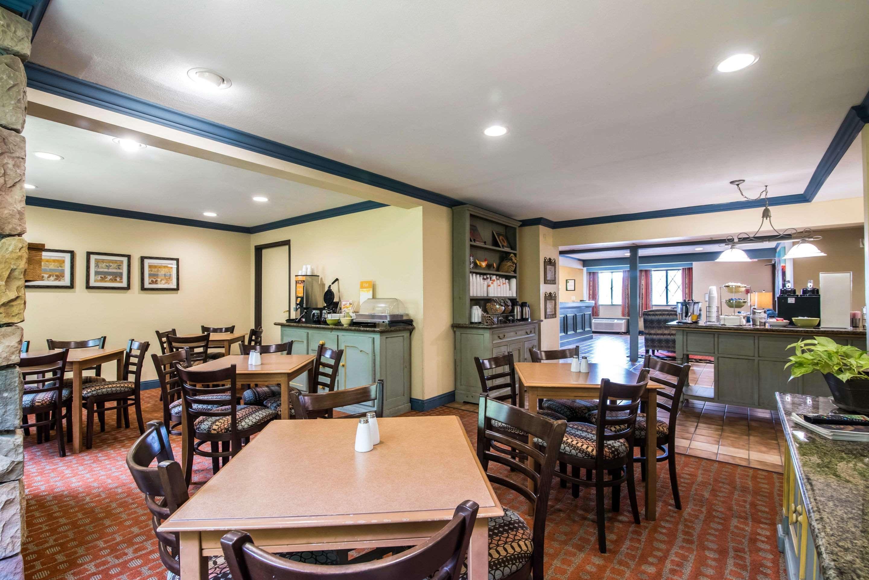Quality Inn Cortland - University Area Exterior photo