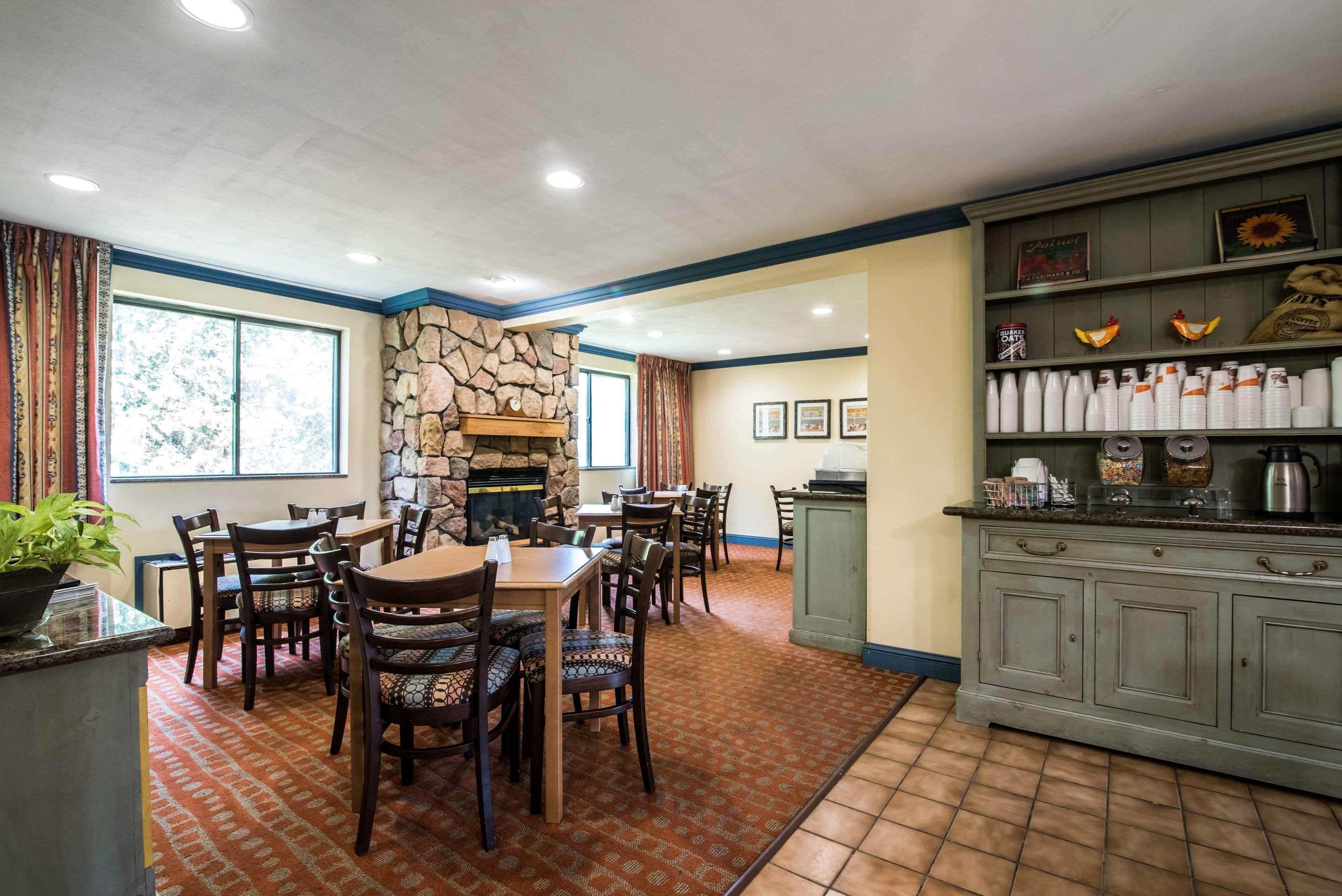 Quality Inn Cortland - University Area Exterior photo